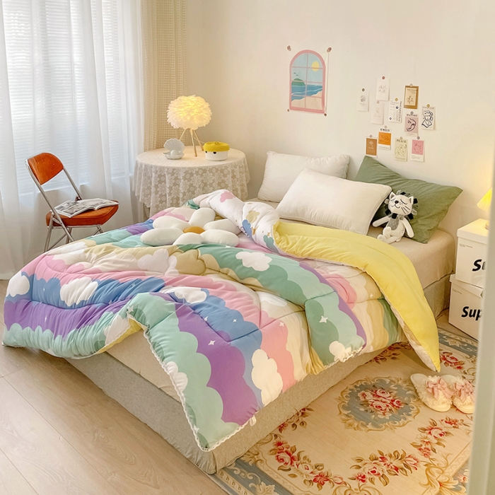 91家纺网 家纺一手货源 找家纺 慕尚家纺 2022新款水洗棉小花边冬被 彩虹云