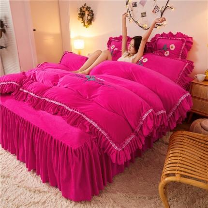 91家纺网 家纺一手货源 找家纺 铠畅2021新款水晶绒床裙款四件套梦幻系列 梦幻玫红