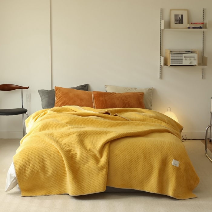 91家纺网 家纺一手货源 找家纺 法芙娜家纺 超声波牛奶绒毛毯 星星毯 鹅淡黄