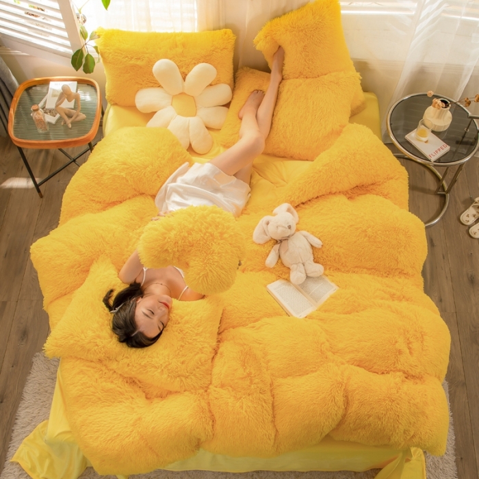 91家纺网 家纺一手货源 找家纺 （总）蝶帕2024年新纯色加厚保暖水貂绒四件套牛奶法莱绒套件