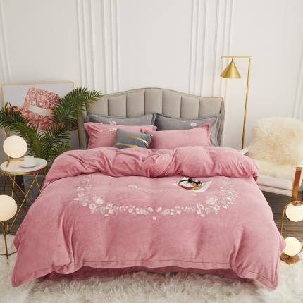 91家纺网 家纺一手货源 找家纺 锦罗绣 2021新款高端牛奶绒刺绣款四件套 花好月圆-豆沙