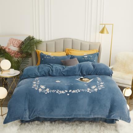 91家纺网 家纺一手货源 找家纺 锦罗绣 2021新款高端牛奶绒刺绣款四件套 花好月圆-深蓝