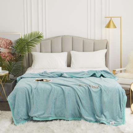 91家纺网 家纺一手货源 找家纺 锦罗绣 2021新款高端牛奶绒刺绣款多功能盖毯 字母-水蓝