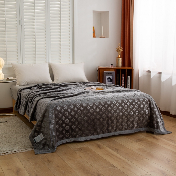 91家纺网 家纺一手货源 找家纺 来菲毛毯 25新款400克3D压花立体毛毯3D豆沙加厚压花绒毯外贸超厚灰