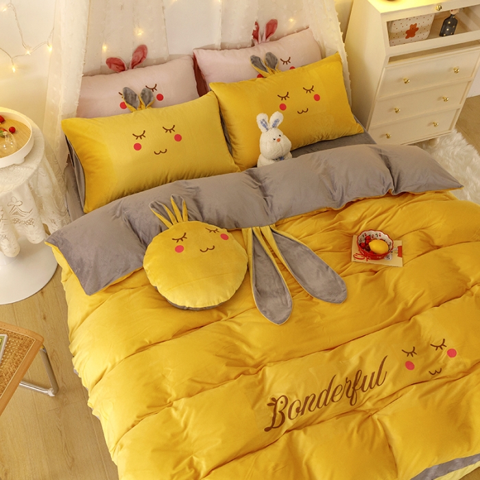 91家纺网 家纺一手货源 找家纺 纽缦 2021新款兔耳朵水晶绒床单床笠四件套 兔子 姜黄灰