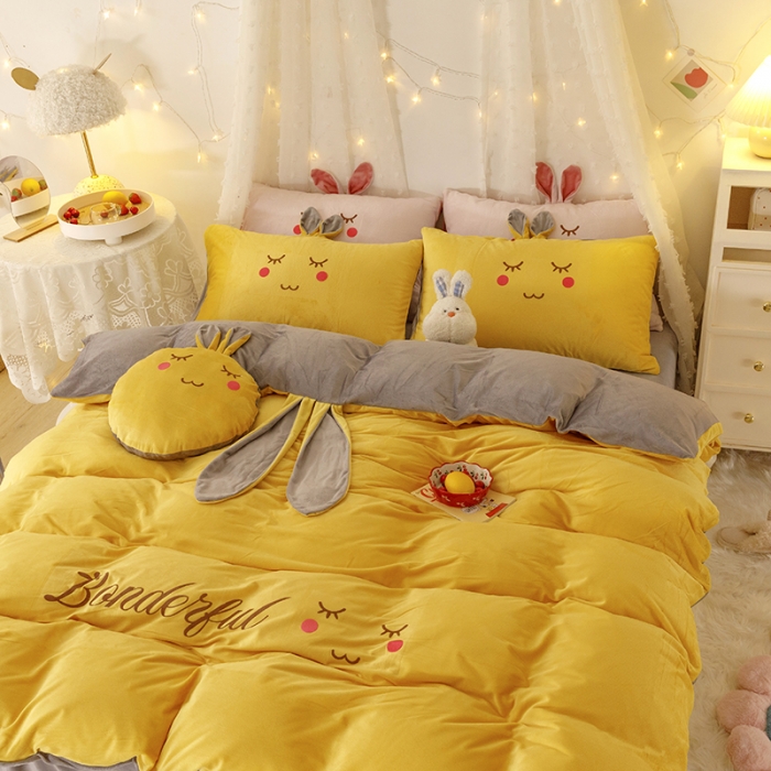 91家纺网 家纺一手货源 找家纺 纽缦 2021新款兔耳朵水晶绒床单床笠四件套 兔子 姜黄灰