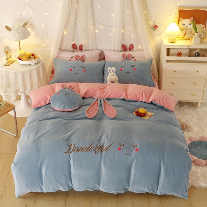 91家纺网 家纺一手货源 找家纺 纽缦 2021新款兔耳朵水晶绒床单床笠四件套 兔子 蓝灰粉