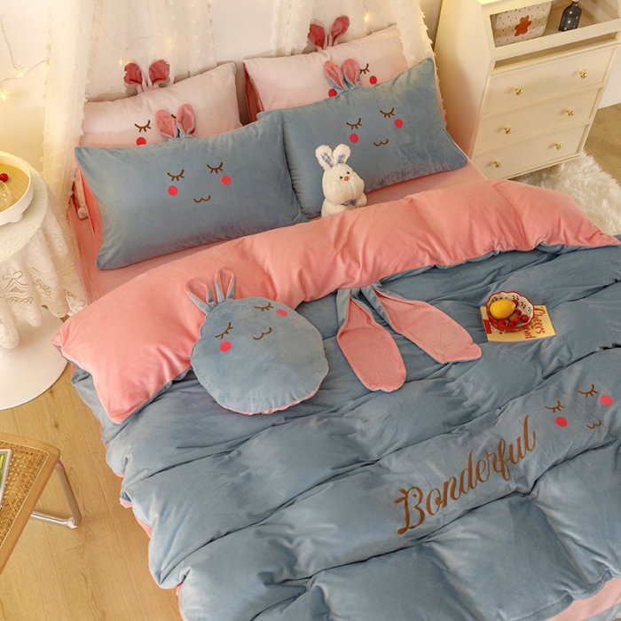 91家纺网 家纺一手货源 找家纺 纽缦 2021新款兔耳朵水晶绒床单床笠四件套 兔子 蓝灰粉