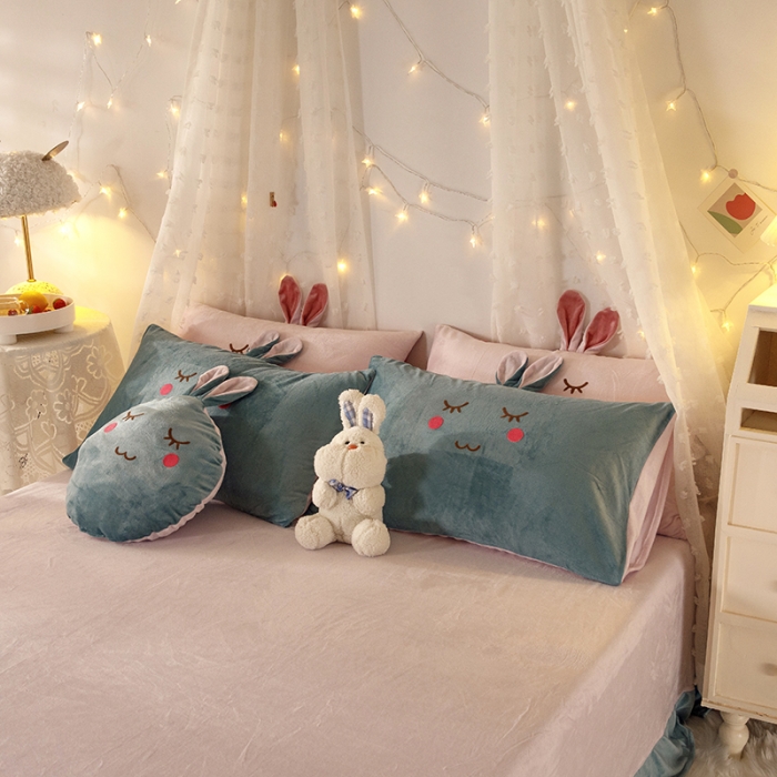 91家纺网 家纺一手货源 找家纺 纽缦 2021新款兔耳朵水晶绒床单床笠四件套 兔子 浅绿粉