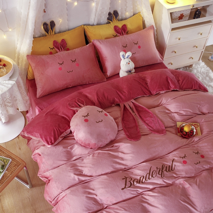 91家纺网 家纺一手货源 找家纺 纽缦 2021新款兔耳朵水晶绒床单床笠四件套 兔子 深浅豆沙