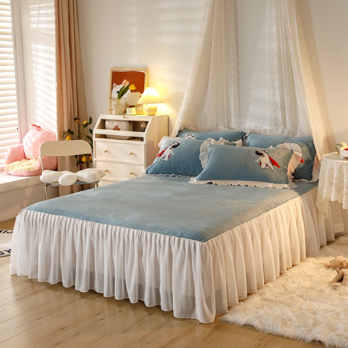 91家纺网 家纺一手货源 找家纺 纽缦 2021新款韩版水晶绒床裙四件套 超人-蓝灰粉