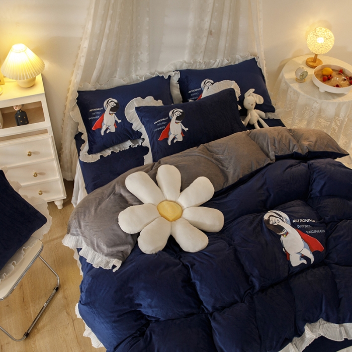 91家纺网 家纺一手货源 找家纺 纽缦 2021新款韩版水晶绒床裙四件套 雏菊-宝蓝灰