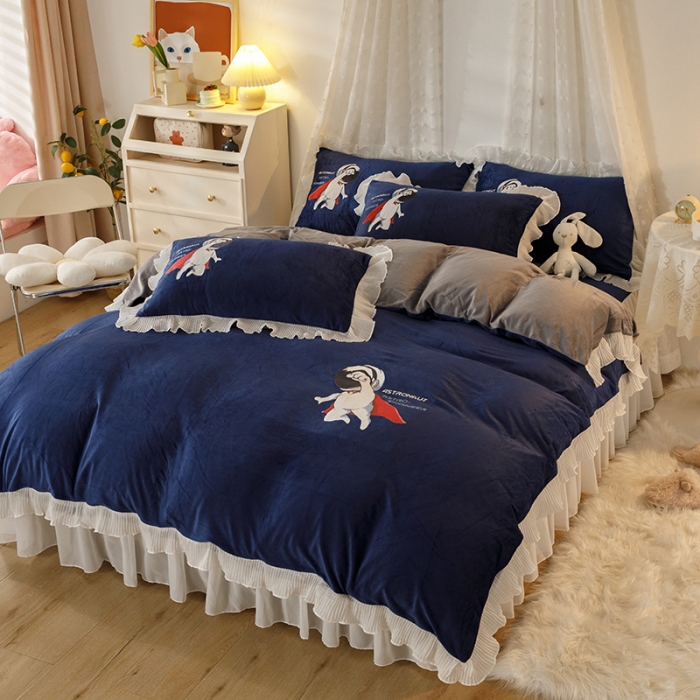 91家纺网 家纺一手货源 找家纺 纽缦 2021新款韩版水晶绒床裙四件套 雏菊-宝蓝灰