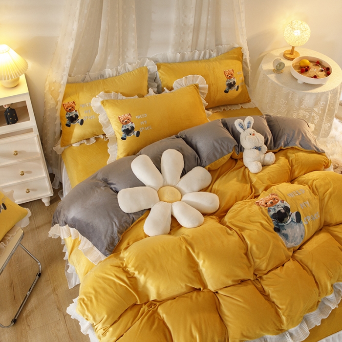 91家纺网 家纺一手货源 找家纺 纽缦 2021新款韩版水晶绒床裙四件套 雏菊-姜黄灰