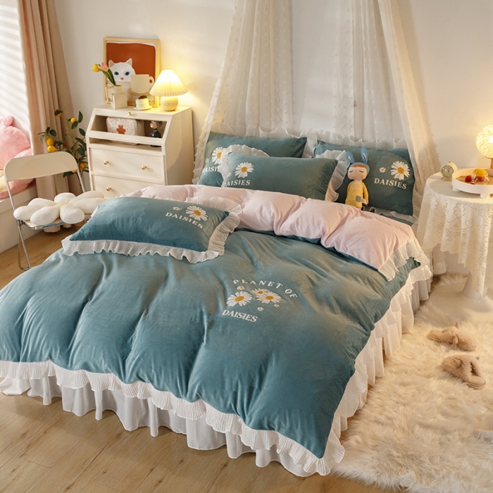 91家纺网 家纺一手货源 找家纺 纽缦 2021新款韩版水晶绒床裙四件套 雏菊-浅绿粉