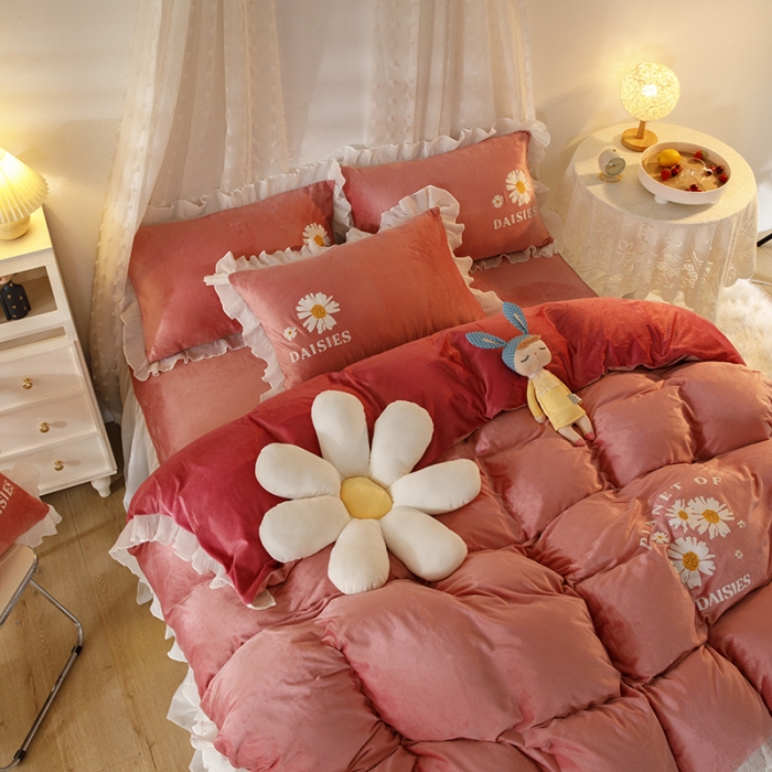 91家纺网 家纺一手货源 找家纺 纽缦 2021新款韩版水晶绒床裙四件套 雏菊-深浅豆沙