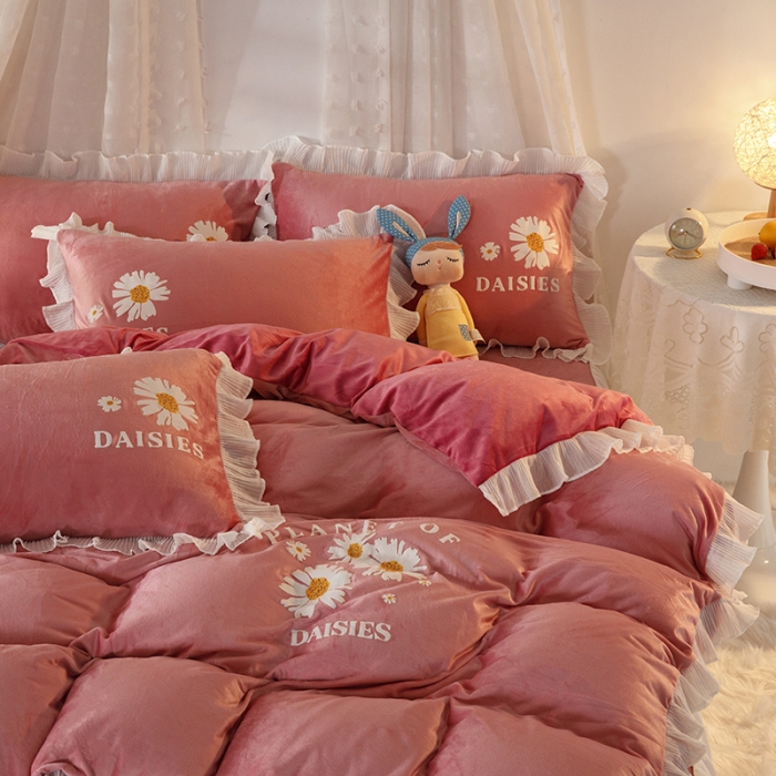 91家纺网 家纺一手货源 找家纺 纽缦 2021新款韩版水晶绒床裙四件套 雏菊-深浅豆沙