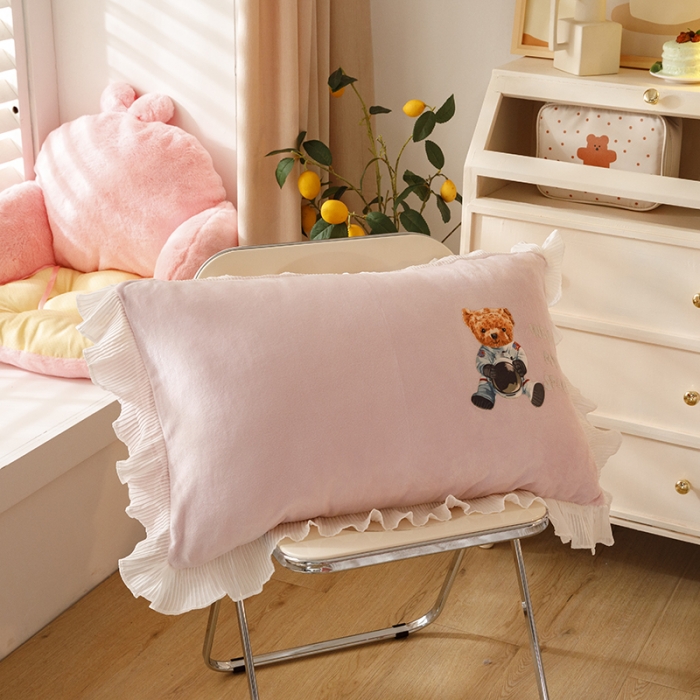 91家纺网 家纺一手货源 找家纺 纽缦 2021新款韩版水晶绒床裙四件套 萌熊 -粉豆沙