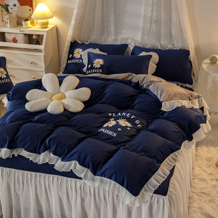 91家纺网 家纺一手货源 找家纺 纽缦 2021新款韩版水晶绒床裙四件套 萌熊-宝蓝灰