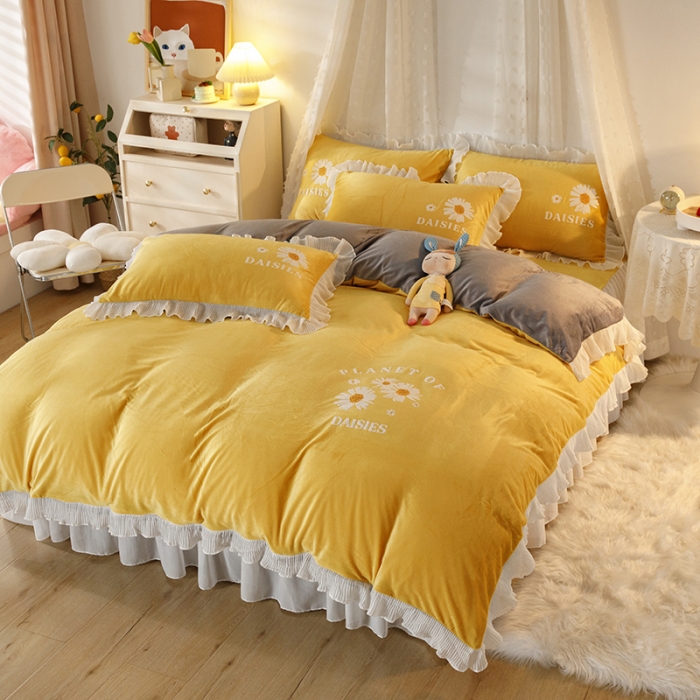 91家纺网 家纺一手货源 找家纺 纽缦 2021新款韩版水晶绒床裙四件套 萌熊-姜黄灰