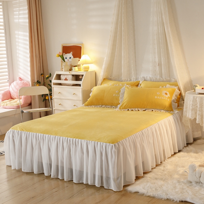 91家纺网 家纺一手货源 找家纺 纽缦 2021新款韩版水晶绒床裙四件套 萌熊-姜黄灰