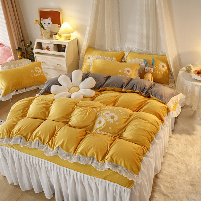 91家纺网 家纺一手货源 找家纺 纽缦 2021新款韩版水晶绒床裙四件套 萌熊-姜黄灰