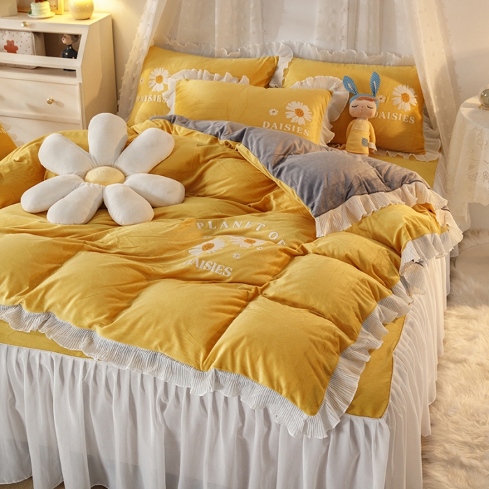 91家纺网 家纺一手货源 找家纺 纽缦 2021新款韩版水晶绒床裙四件套 萌熊-姜黄灰