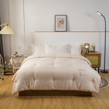 91家纺网 家纺一手货源 找家纺 桂雅居 2021新款棚拍图极柔雪绒鲜豆蛋白被 浅香槟