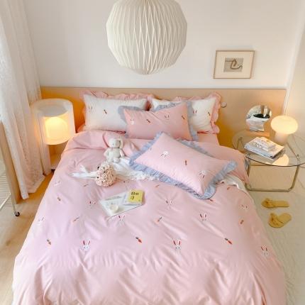 91家纺网 家纺一手货源 找家纺 本希新款40全棉水洗棉荷叶边刺绣小清新四件套 幸运兔淡雅粉