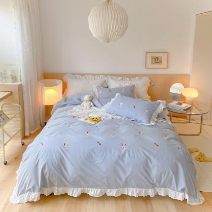 91家纺网 家纺一手货源 找家纺 本希新款40全棉水洗棉荷叶边刺绣小清新四件套 幸运兔雾霾蓝