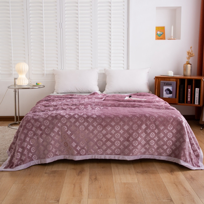 91家纺网 家纺一手货源 找家纺 来菲毛毯 25新款400克3D压花立体毛毯3D豆沙加厚压花绒毯外贸超厚