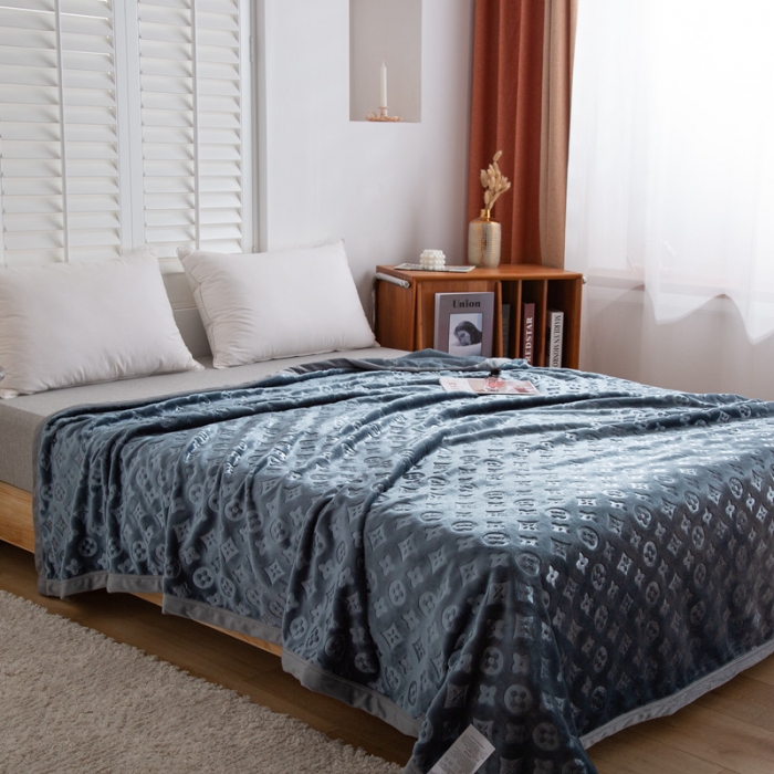 91家纺网 家纺一手货源 找家纺 来菲毛毯 25新款400克3D压花立体毛毯3加厚压花绒毯外贸超厚3D灰蓝