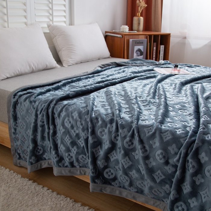 91家纺网 家纺一手货源 找家纺 来菲毛毯 25新款400克3D压花立体毛毯3加厚压花绒毯外贸超厚3D灰蓝