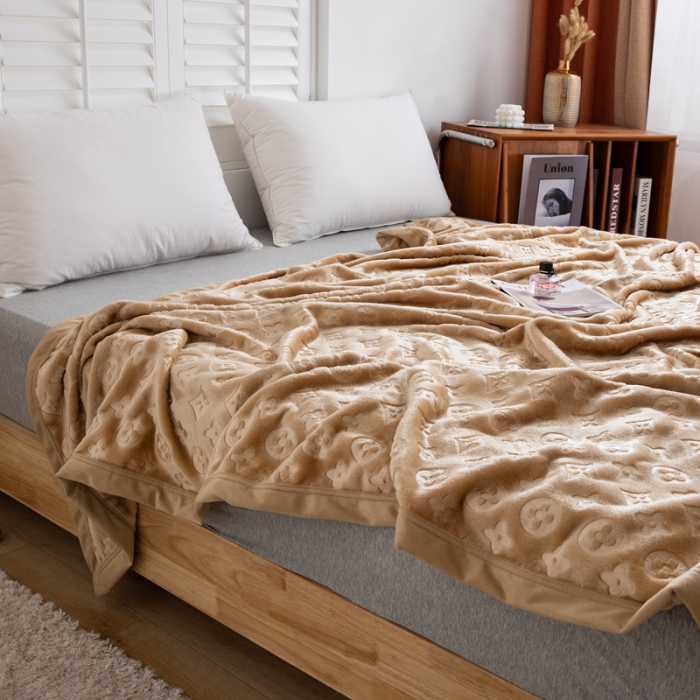 91家纺网 家纺一手货源 找家纺 来菲毛毯 25新款400克3D压花立体毛毯3D加厚压花绒毯外贸超厚驼