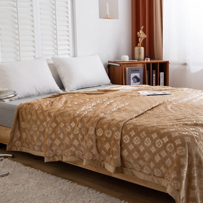 91家纺网 家纺一手货源 找家纺 来菲毛毯 25新款400克3D压花立体毛毯3D加厚压花绒毯外贸超厚驼