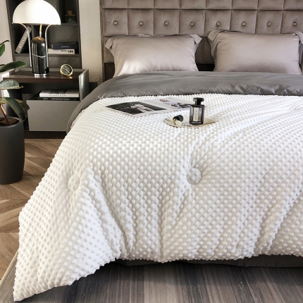 91家纺网 家纺一手货源 找家纺 立奥被业 豆豆绒按摩保暖冬被加厚被子被芯珊瑚绒