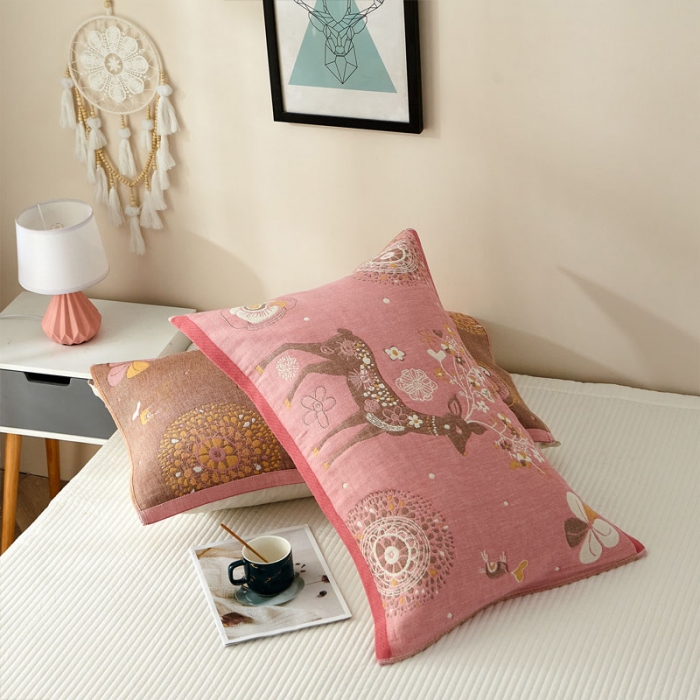 91家纺网 家纺一手货源 找家纺 朴尔家纺新款素雅系列四层纱布枕巾52*78cm 鹿鹿花开-红