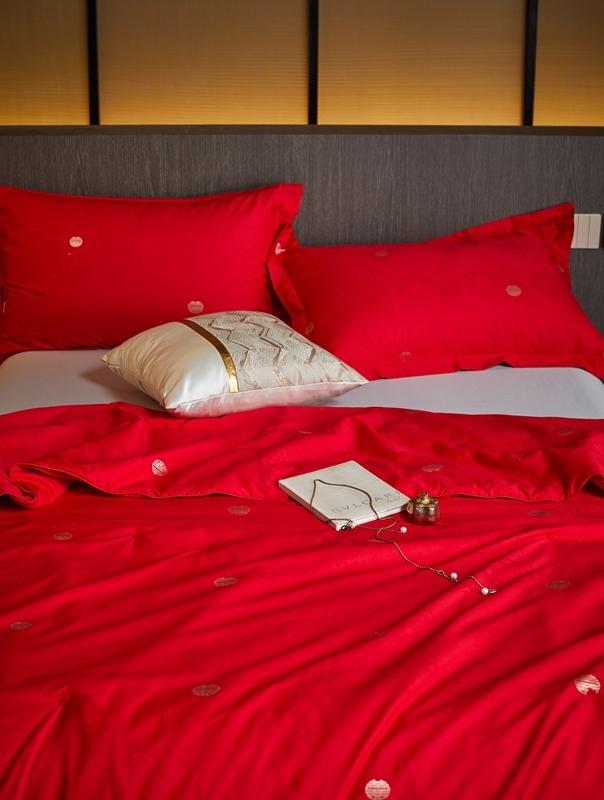 91家纺网 家纺一手货源 找家纺 2021香夫新款蚕丝被 红双喜