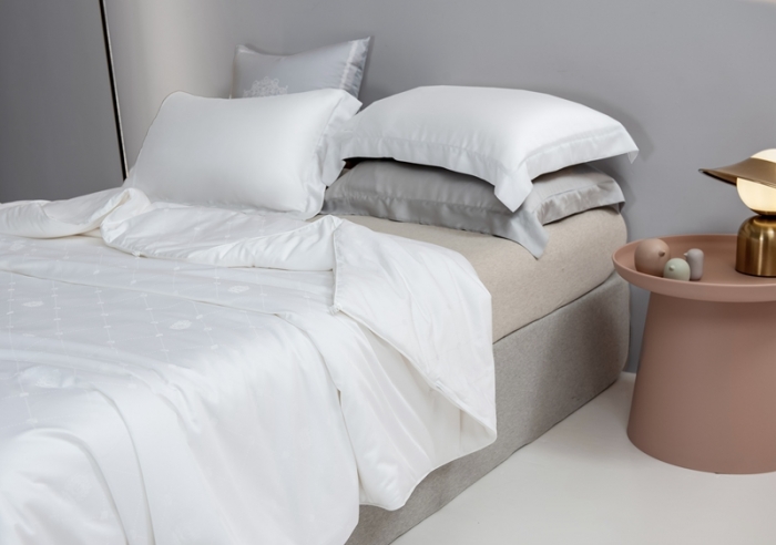 91家纺网 家纺一手货源 找家纺 2021香夫新款蚕丝被80S凯撒纯蚕丝被 第一套白色