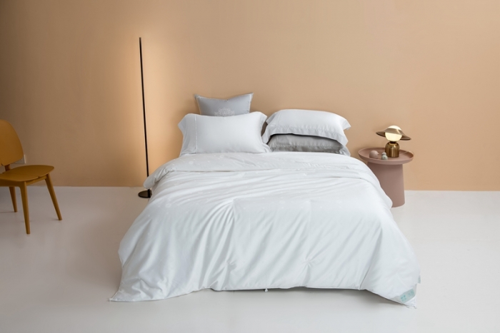 91家纺网 家纺一手货源 找家纺 2021香夫新款蚕丝被80S凯撒纯蚕丝被 第二套白色