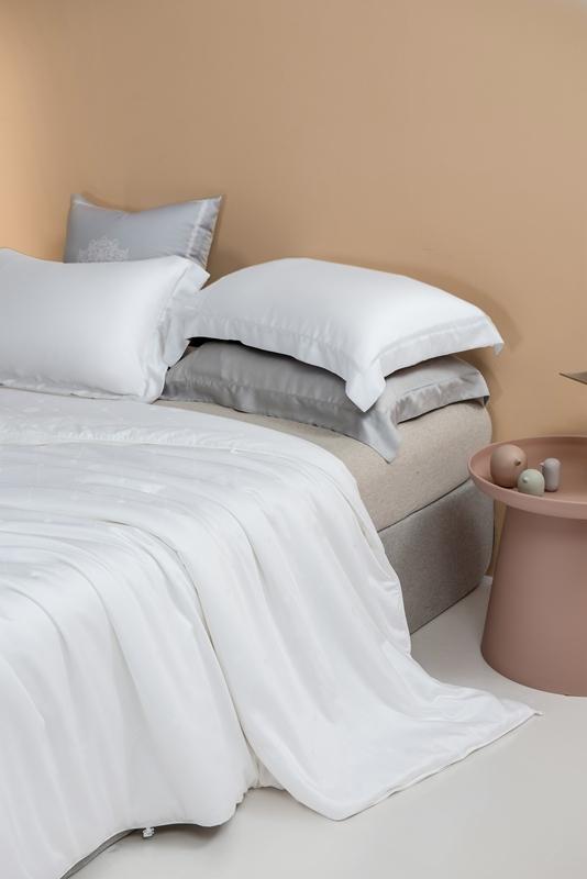 91家纺网 家纺一手货源 找家纺 2021香夫新款蚕丝被80S凯撒纯蚕丝被 第二套白色