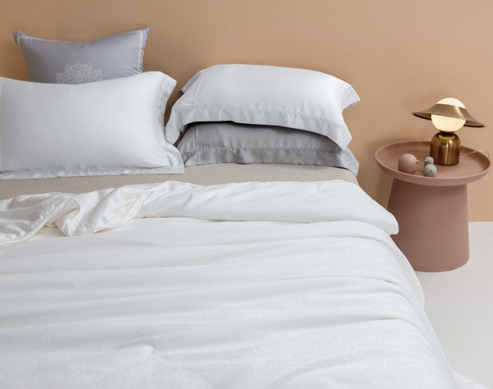 91家纺网 家纺一手货源 找家纺 2021香夫新款100支匹马棉抗菌蚕丝被纯蚕丝被 漾（二）