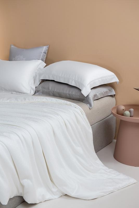 91家纺网 家纺一手货源 找家纺 2021香夫新款100支匹马棉抗菌蚕丝被纯蚕丝被 漾（二）