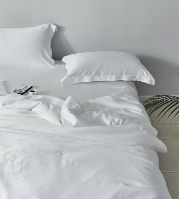 91家纺网 家纺一手货源 找家纺 2021新款Honey Bee蚕丝被纯蚕丝被 Honey Bee (白)