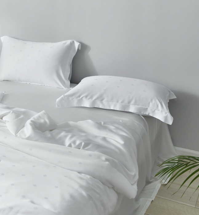 91家纺网 家纺一手货源 找家纺 2021新款Honey Bee蚕丝被纯蚕丝被 Honey Bee (白)