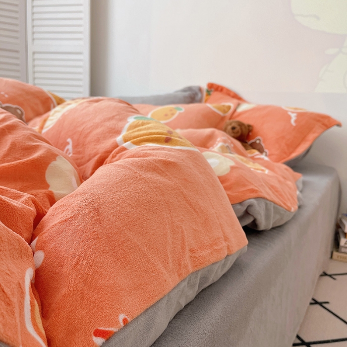 91家纺网 家纺一手货源 找家纺 沐棉 2021新款高克重牛奶绒卡通四件套 大桔大利