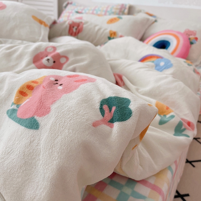 91家纺网 家纺一手货源 找家纺 沐棉 2021新款高克重牛奶绒卡通四件套 萝卜兔