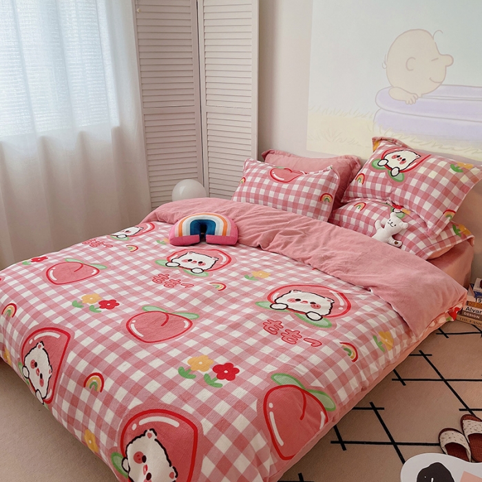 91家纺网 家纺一手货源 找家纺 沐棉 2021新款高克重牛奶绒卡通四件套 蜜桃熊