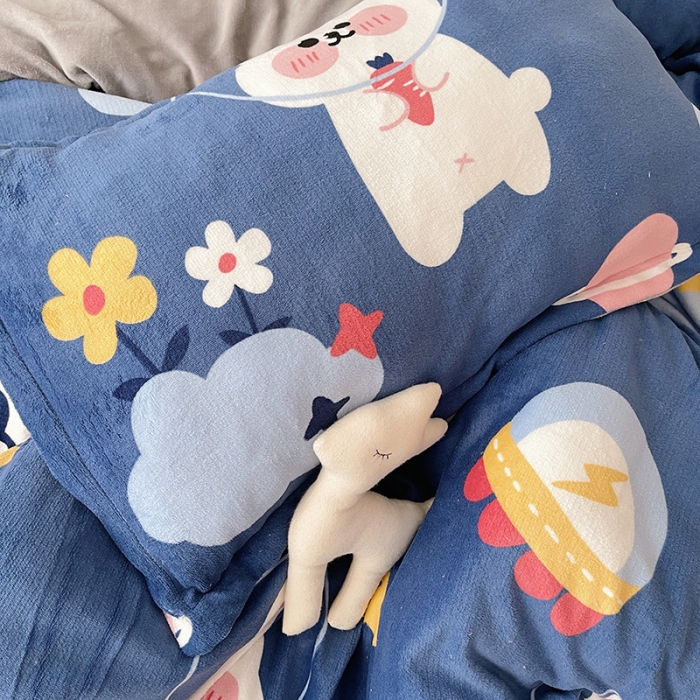 91家纺网 家纺一手货源 找家纺 沐棉 2021新款高克重牛奶绒卡通四件套 太空旅行