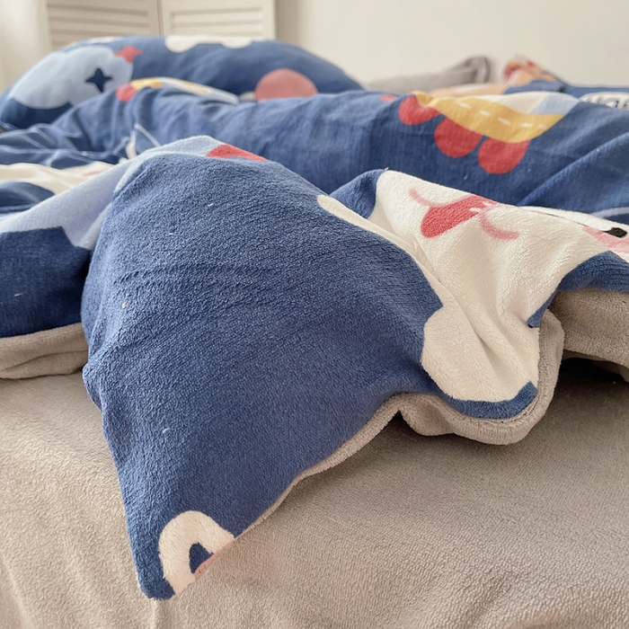 91家纺网 家纺一手货源 找家纺 沐棉 2021新款高克重牛奶绒卡通四件套 太空旅行